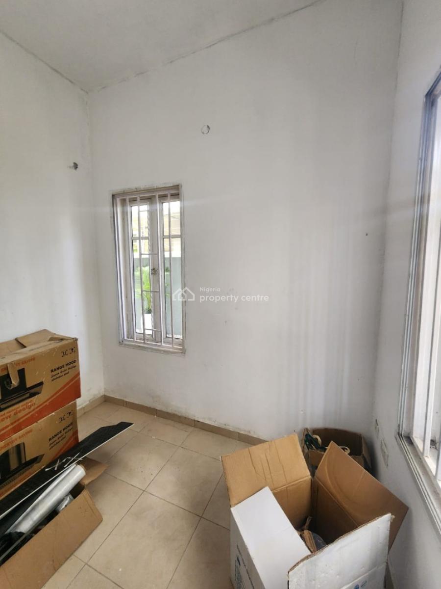 Fully Serviced Self Contain Bq with Kitchen and 24 Hours Light, Off Admiralty, Lekki Phase 1, Lekki, Lagos, Flat / Apartment for Rent