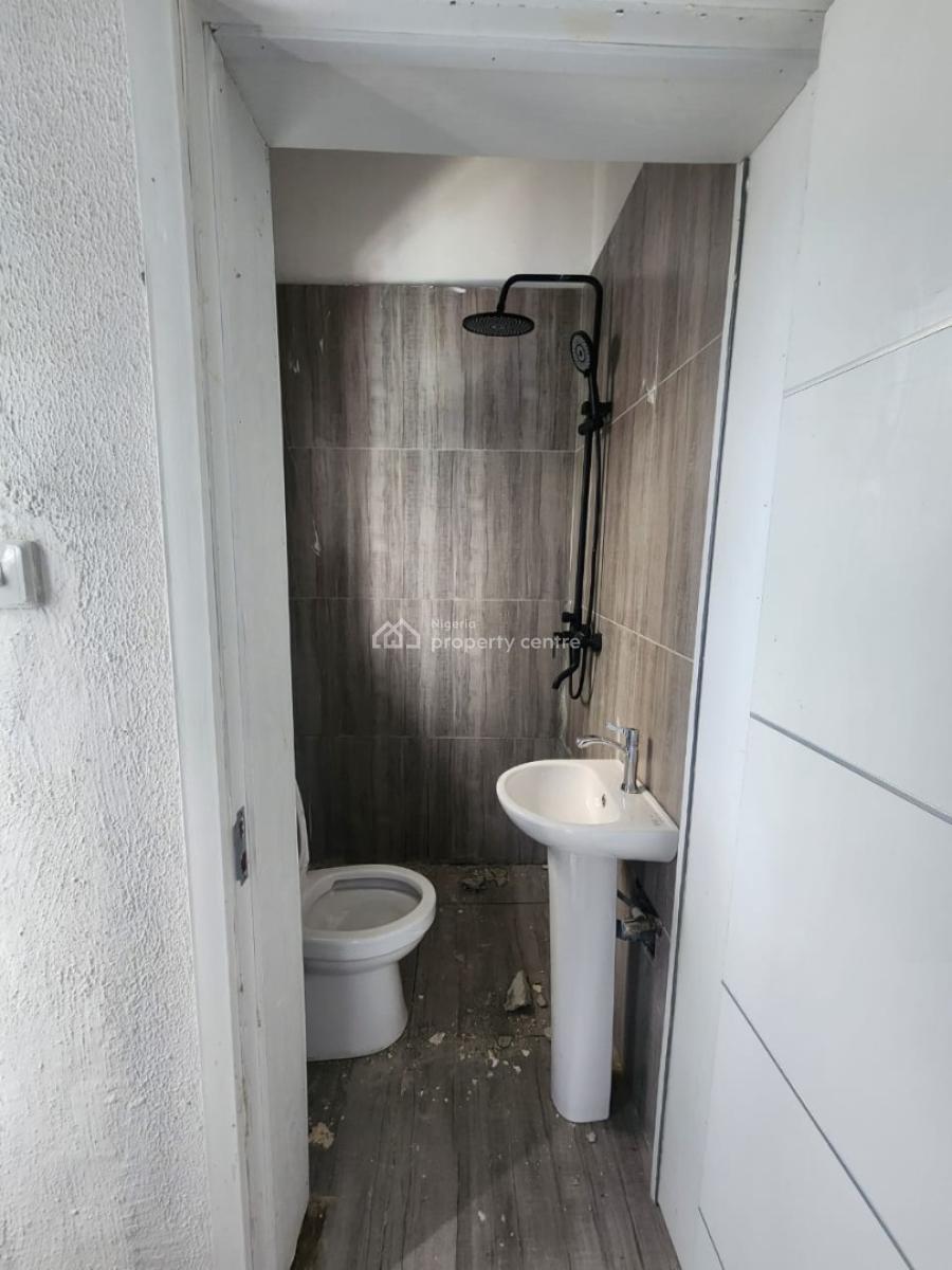 Fully Serviced Self Contain Bq with Kitchen and 24 Hours Light, Off Admiralty, Lekki Phase 1, Lekki, Lagos, Flat / Apartment for Rent