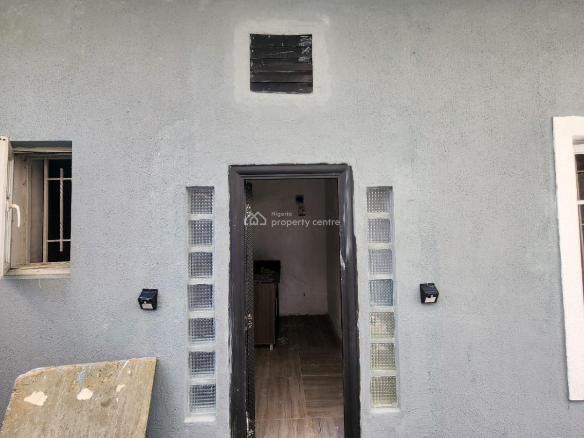 Fully Serviced Self Contain Bq with Kitchen and 24 Hours Light, Off Admiralty, Lekki Phase 1, Lekki, Lagos, Flat / Apartment for Rent