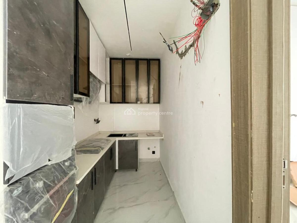 Contemporary 1 Bedroom Apartment, Lekki Phase 1, Lekki, Lagos, Mini Flat (room and Parlour) for Sale