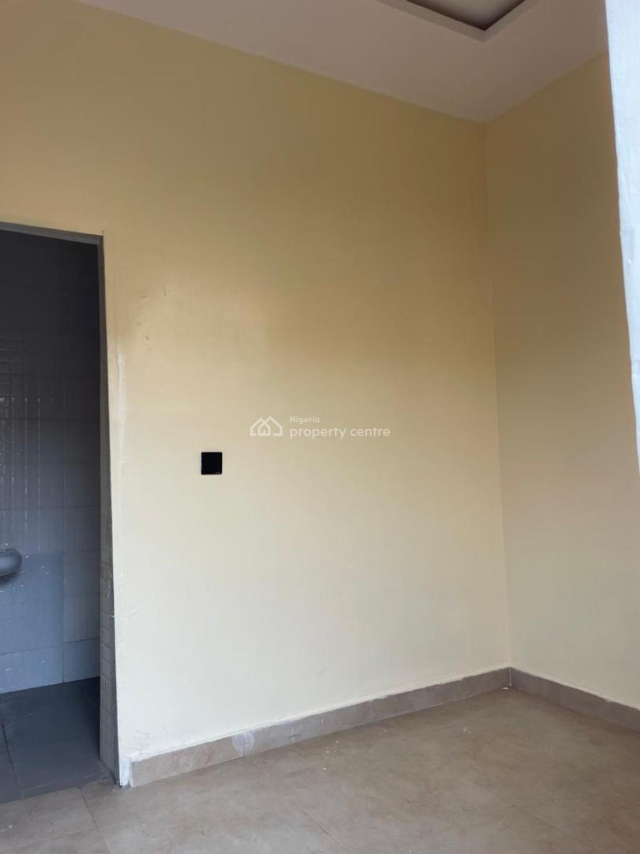 Massive 4 Bedroom Maisonette Penthouse with Boyz Quarter, New Road, Lekki, Lagos, Terraced Duplex for Rent