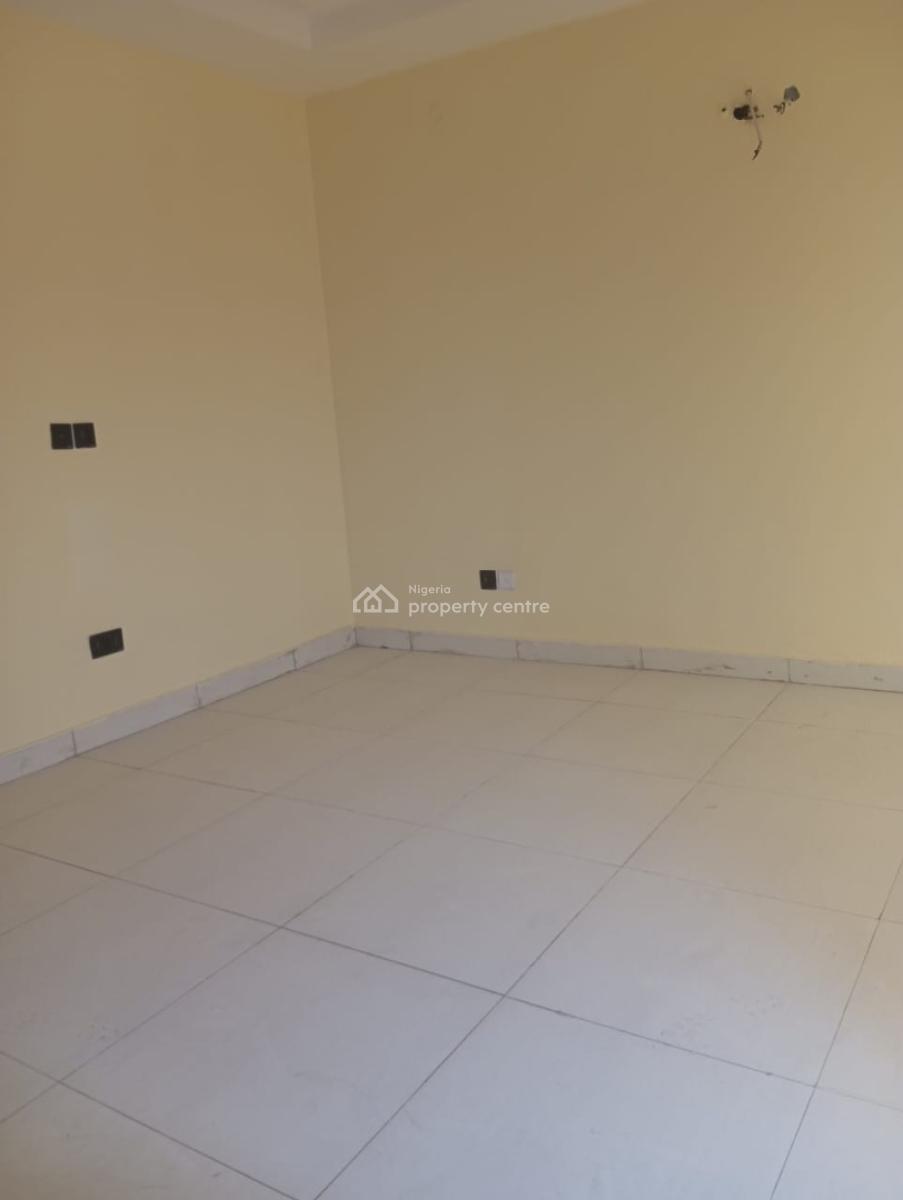 Massive 4 Bedroom Maisonette Penthouse with Boyz Quarter, New Road, Lekki, Lagos, Terraced Duplex for Rent
