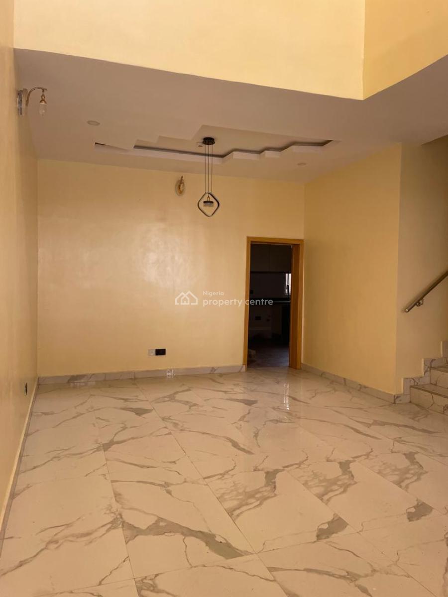 Massive 4 Bedroom Maisonette Penthouse with Boyz Quarter, New Road, Lekki, Lagos, Terraced Duplex for Rent
