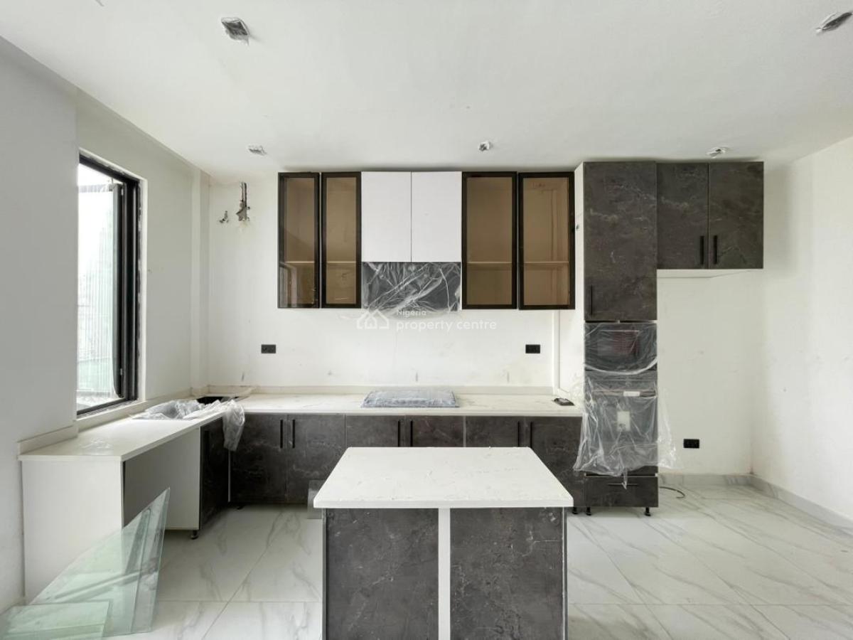 Contemporary 2 Bedroom Apartment, Lekki Phase 1, Lekki, Lagos, Block of Flats for Sale