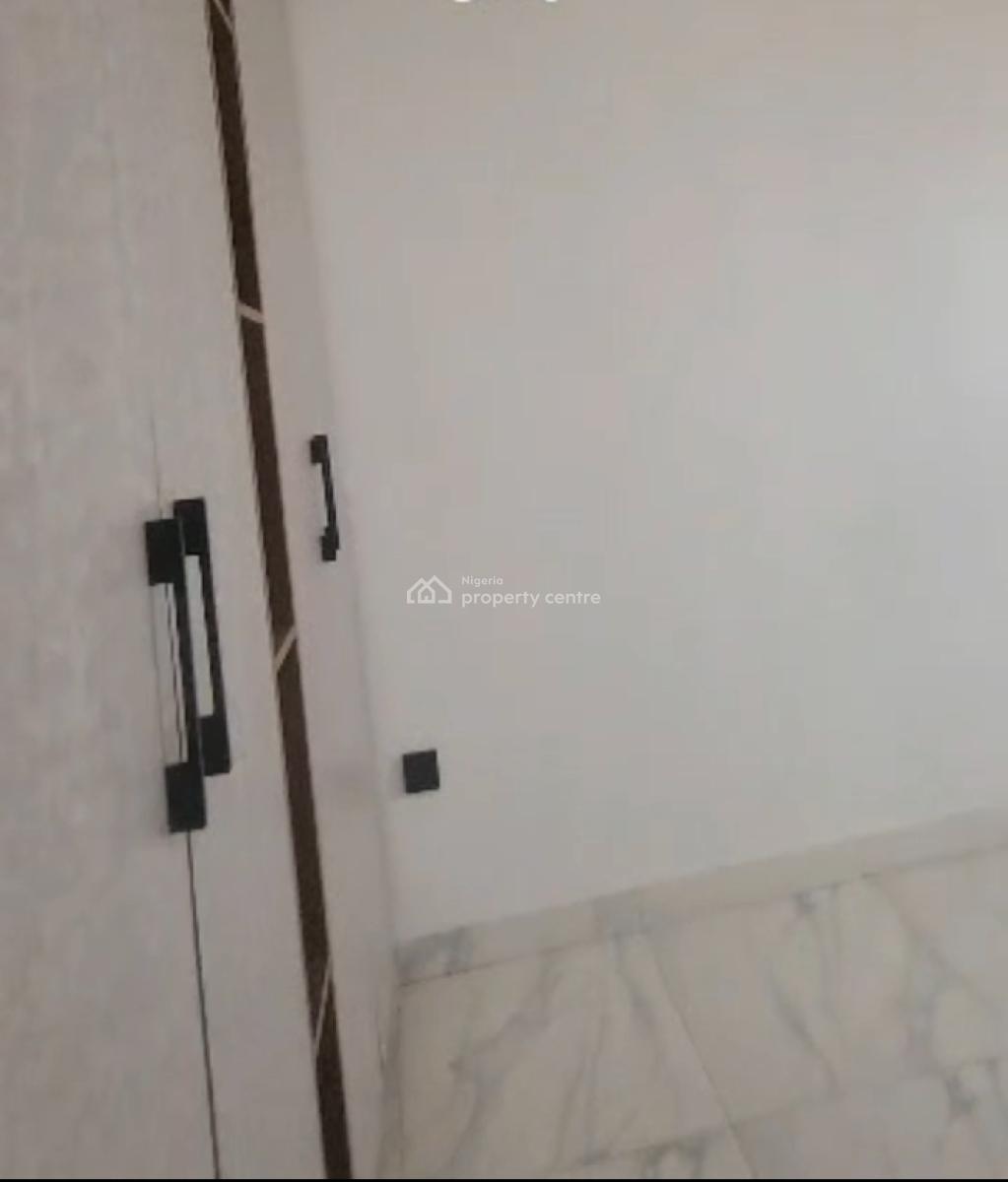 Massive Luxury 3 Bedrooms Flat with Bq in an Estate on Tarred Road., Garki, Abuja, Flat / Apartment for Rent