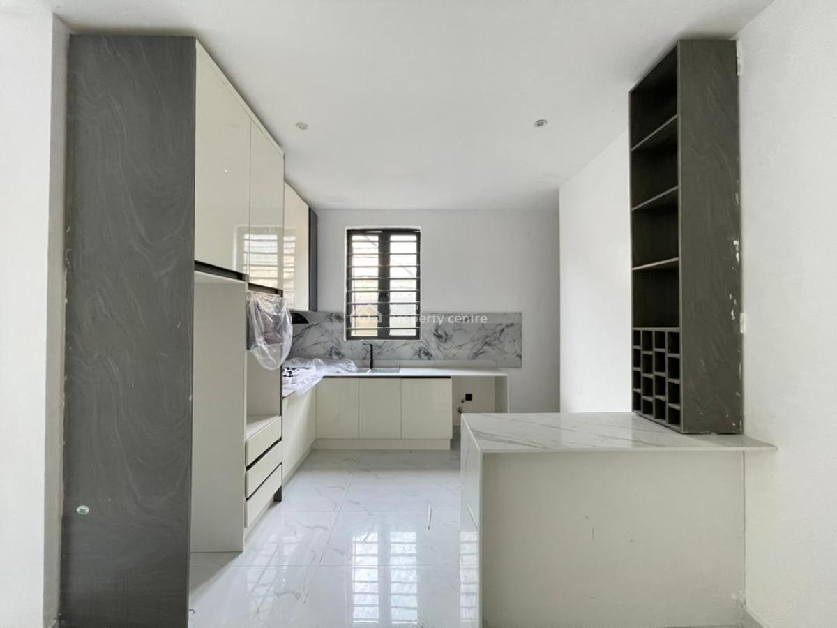 Newly Built 2 Bedroom Apartment, Lekki Phase 1, Lekki, Lagos, Block of Flats for Sale