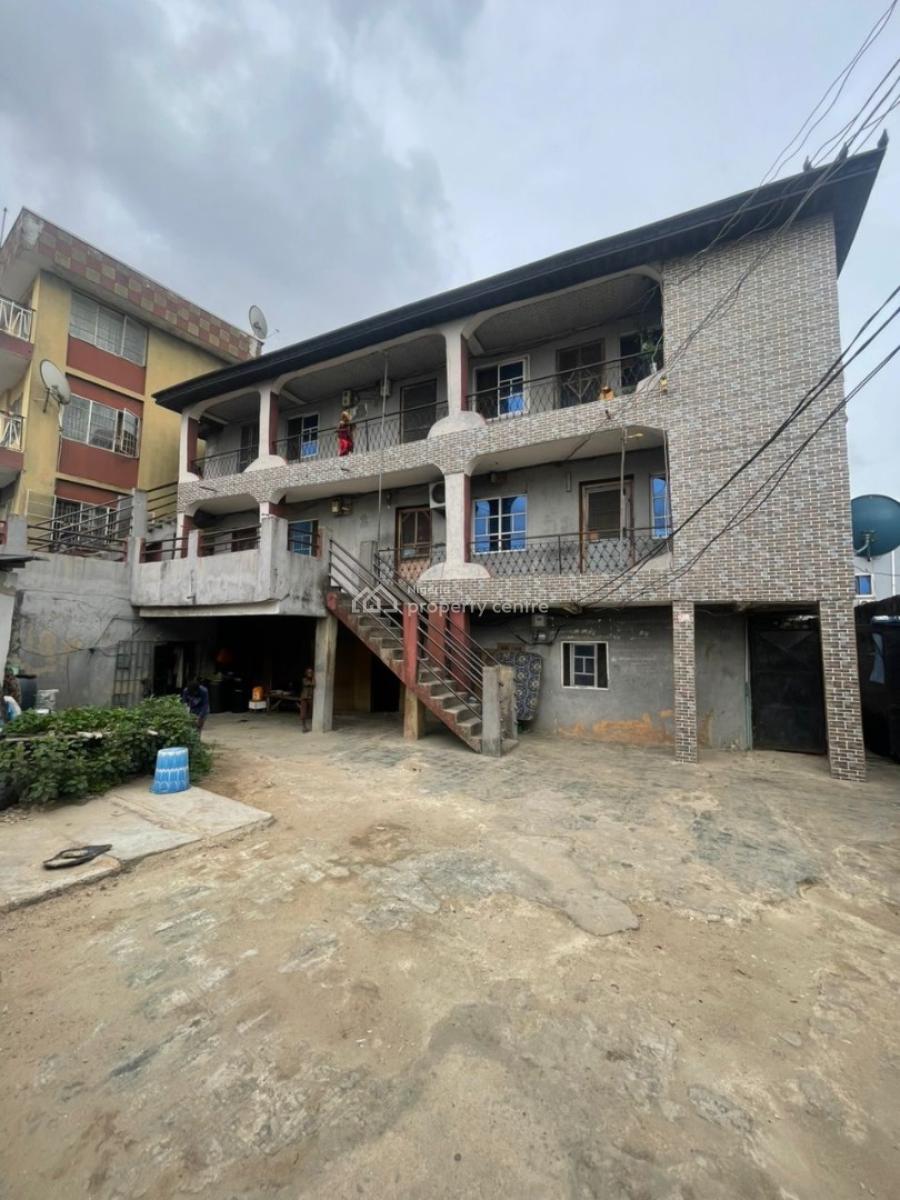 2 Storey Building, Itire-ikate, Surulere, Lagos, Block of Flats for Sale