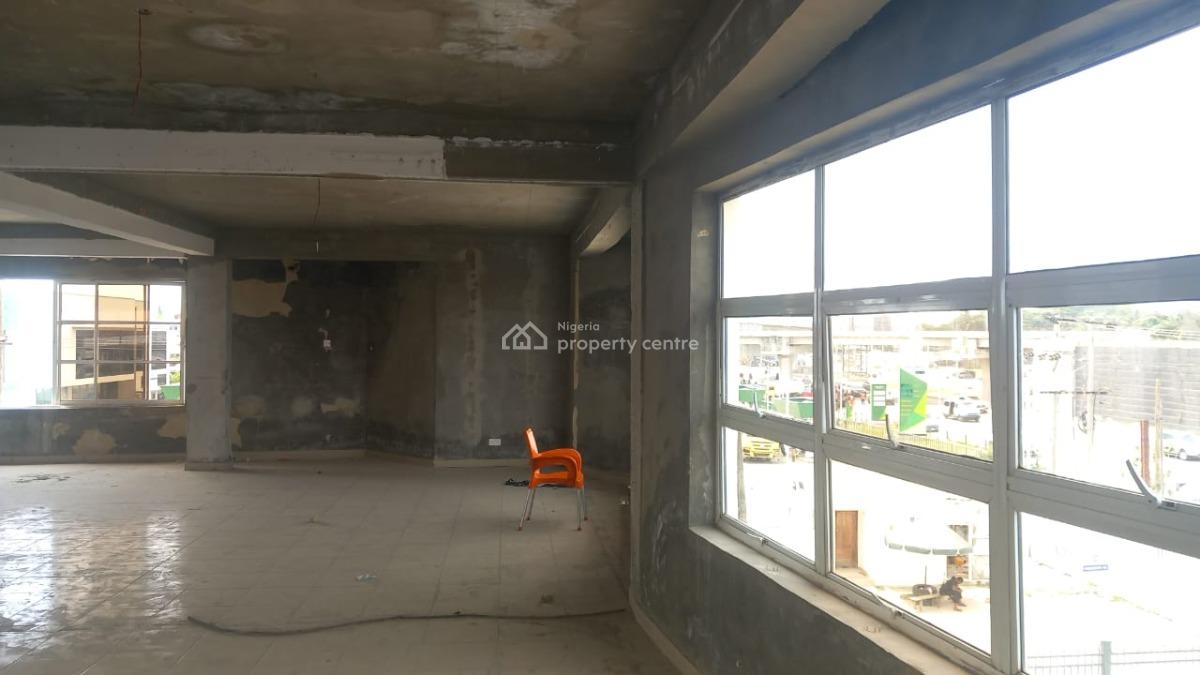 Commercial Spaces Available --- Expressway Facing  Near Vgc, Lekki, Lagos, Plaza / Complex / Mall for Rent
