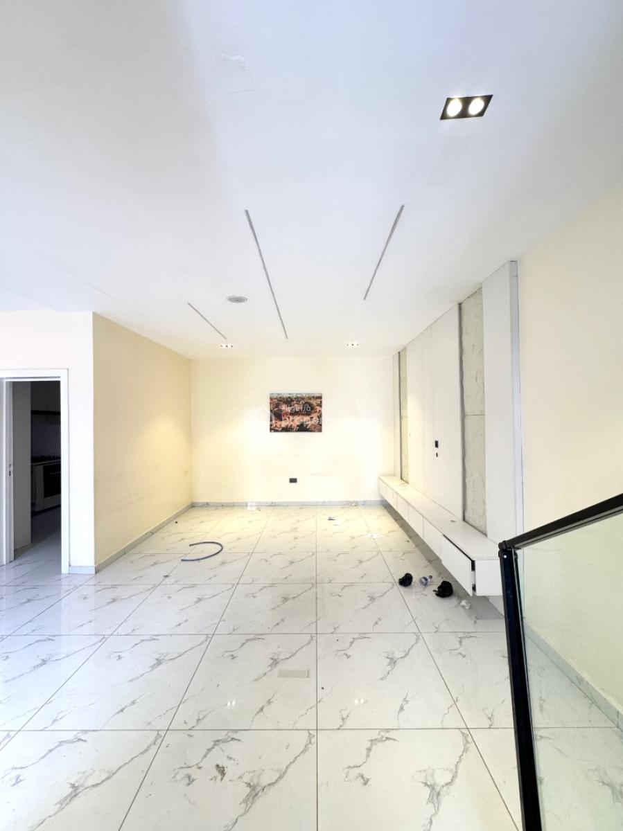 𝐖𝐄𝐋𝐋 𝐌𝐀𝐈𝐍𝐓𝐀𝐈𝐍𝐄𝐃 4 𝐁𝐄𝐃𝐑𝐎𝐎𝐌 𝐓𝐄𝐑𝐑𝐀𝐂𝐄 𝐃𝐔𝐏𝐋, Lekki Phase 1, Lekki Phase 1, Lekki, Lagos, Terraced Duplex for Rent
