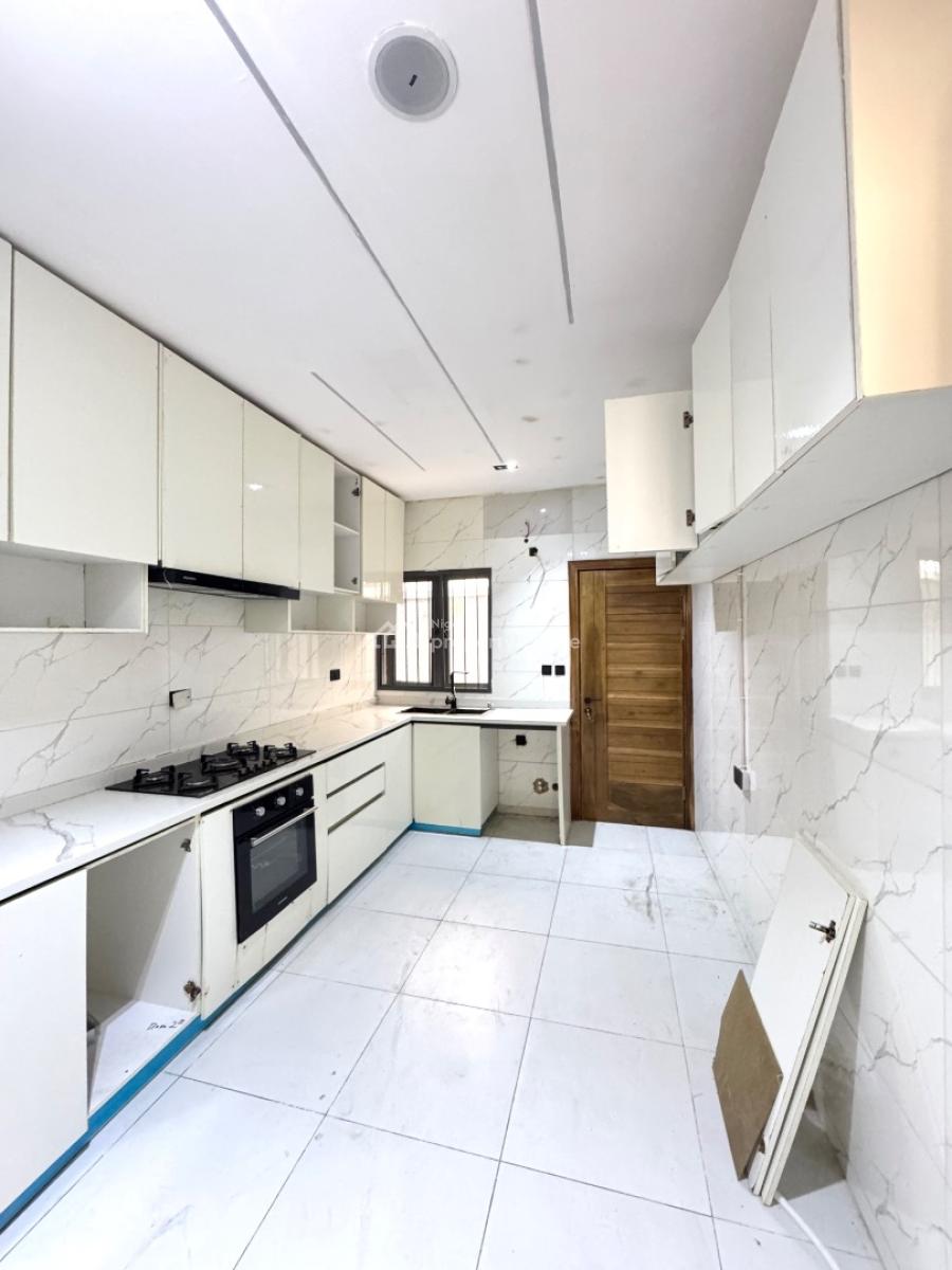 𝐖𝐄𝐋𝐋 𝐌𝐀𝐈𝐍𝐓𝐀𝐈𝐍𝐄𝐃 4 𝐁𝐄𝐃𝐑𝐎𝐎𝐌 𝐓𝐄𝐑𝐑𝐀𝐂𝐄 𝐃𝐔𝐏𝐋, Lekki Phase 1, Lekki Phase 1, Lekki, Lagos, Terraced Duplex for Rent