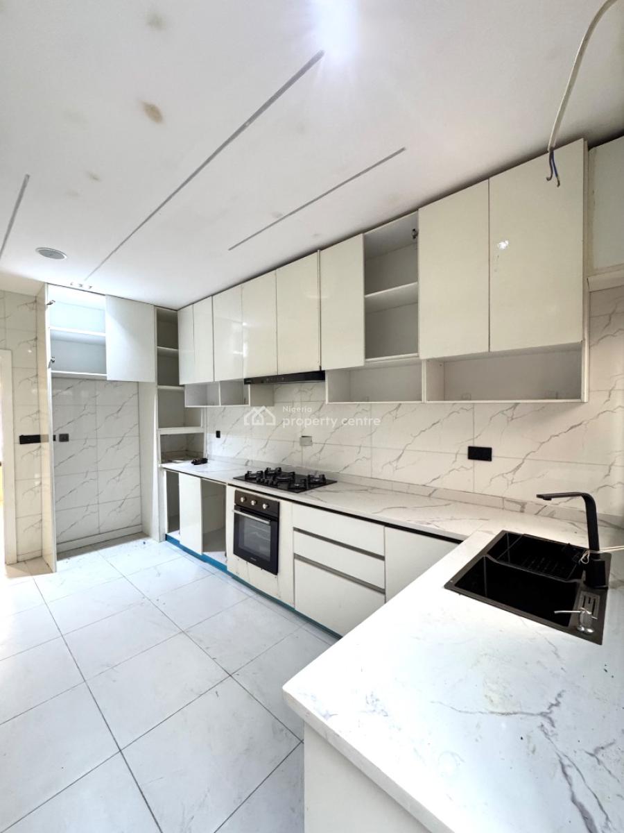 𝐖𝐄𝐋𝐋 𝐌𝐀𝐈𝐍𝐓𝐀𝐈𝐍𝐄𝐃 4 𝐁𝐄𝐃𝐑𝐎𝐎𝐌 𝐓𝐄𝐑𝐑𝐀𝐂𝐄 𝐃𝐔𝐏𝐋, Lekki Phase 1, Lekki Phase 1, Lekki, Lagos, Terraced Duplex for Rent