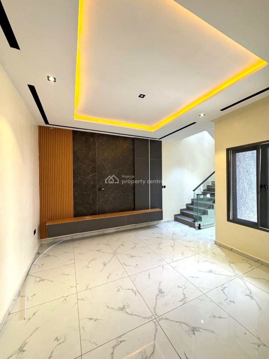 𝐖𝐄𝐋𝐋 𝐌𝐀𝐈𝐍𝐓𝐀𝐈𝐍𝐄𝐃 4 𝐁𝐄𝐃𝐑𝐎𝐎𝐌 𝐓𝐄𝐑𝐑𝐀𝐂𝐄 𝐃𝐔𝐏𝐋, Lekki Phase 1, Lekki Phase 1, Lekki, Lagos, Terraced Duplex for Rent