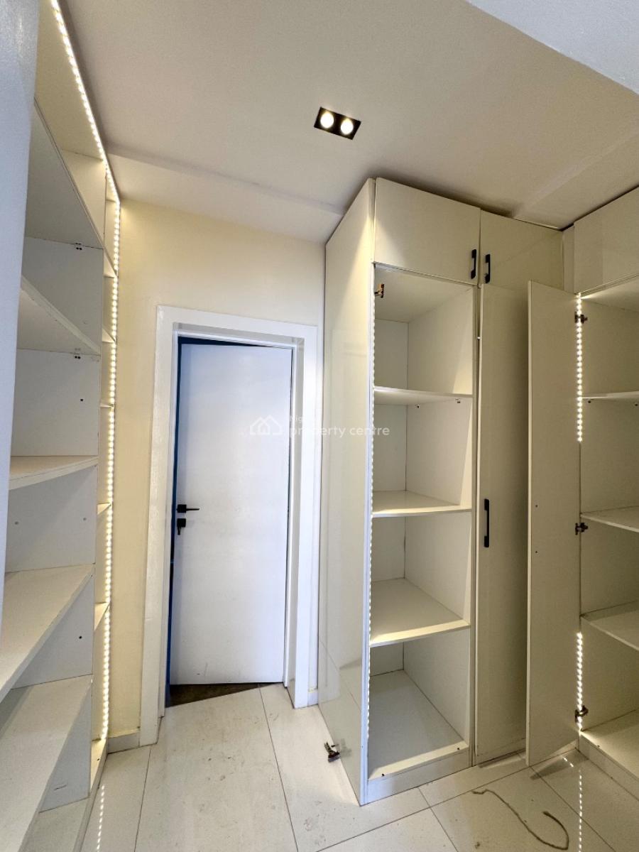 𝐖𝐄𝐋𝐋 𝐌𝐀𝐈𝐍𝐓𝐀𝐈𝐍𝐄𝐃 4 𝐁𝐄𝐃𝐑𝐎𝐎𝐌 𝐓𝐄𝐑𝐑𝐀𝐂𝐄 𝐃𝐔𝐏𝐋, Lekki Phase 1, Lekki Phase 1, Lekki, Lagos, Terraced Duplex for Rent