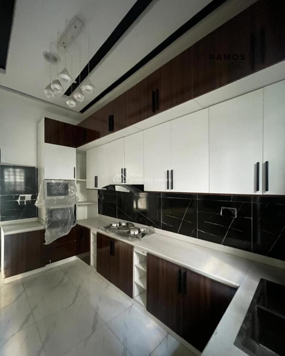 𝐌𝐀𝐈𝐍𝐓𝐀𝐈𝐍𝐄𝐃 5 𝐁𝐄𝐃𝐑𝐎𝐎𝐌 𝐒𝐄𝐌𝐈 𝐃𝐄𝐓𝐀𝐂𝐇𝐄𝐃, Ikate, Lekki, Ikate, Lekki, Lagos, Semi-detached Duplex for Rent