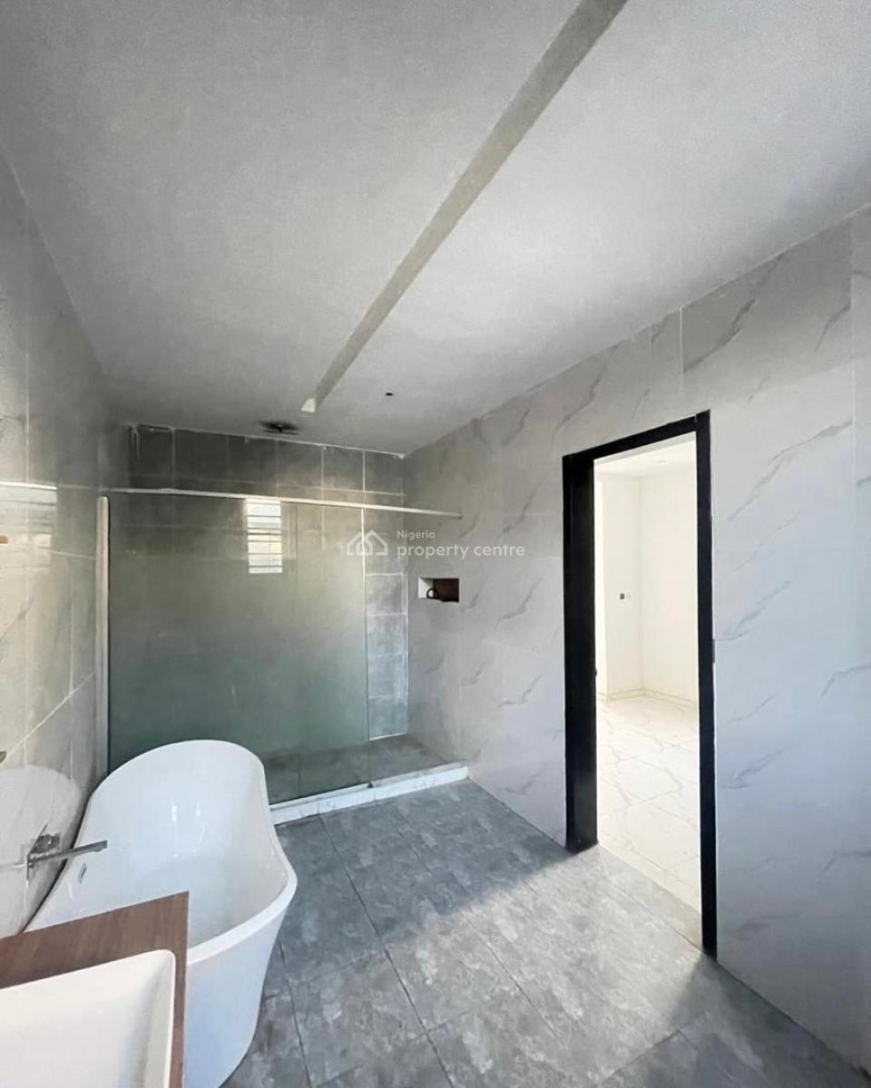 𝐌𝐀𝐈𝐍𝐓𝐀𝐈𝐍𝐄𝐃 5 𝐁𝐄𝐃𝐑𝐎𝐎𝐌 𝐒𝐄𝐌𝐈 𝐃𝐄𝐓𝐀𝐂𝐇𝐄𝐃, Ikate, Lekki, Ikate, Lekki, Lagos, Semi-detached Duplex for Rent