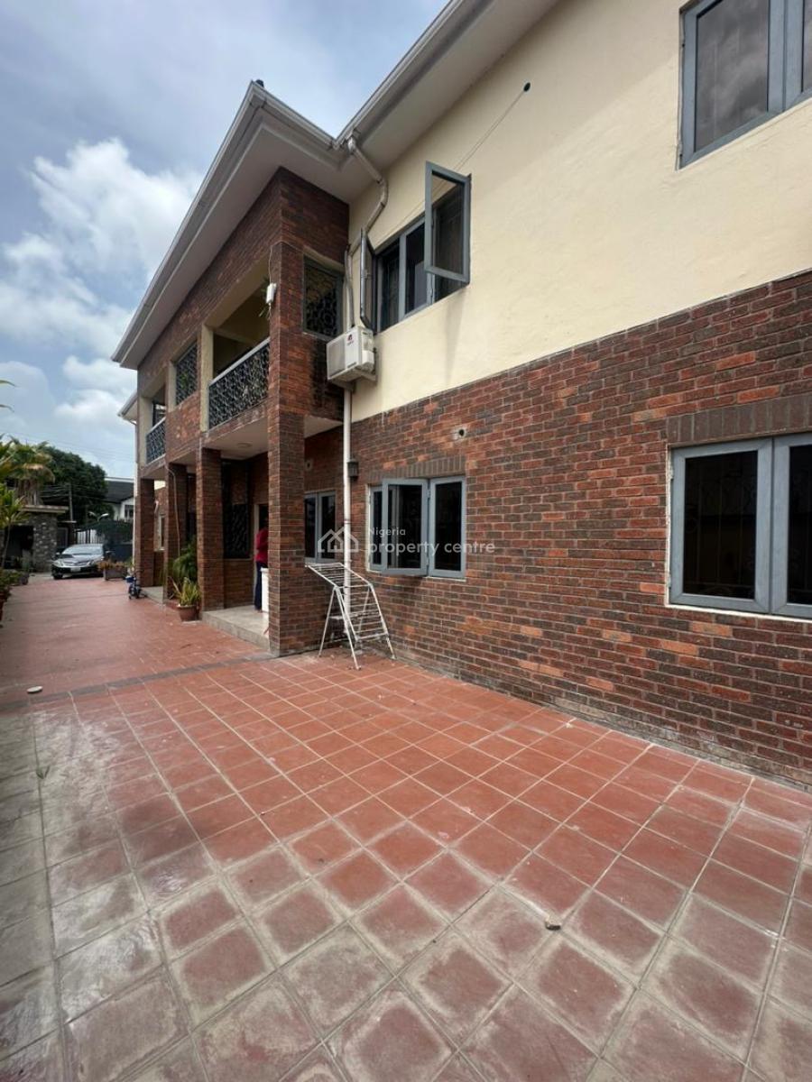 Well Maintained 3-bedroom Apartment, Lekki Phase 1, Lekki, Lagos, Flat / Apartment for Rent