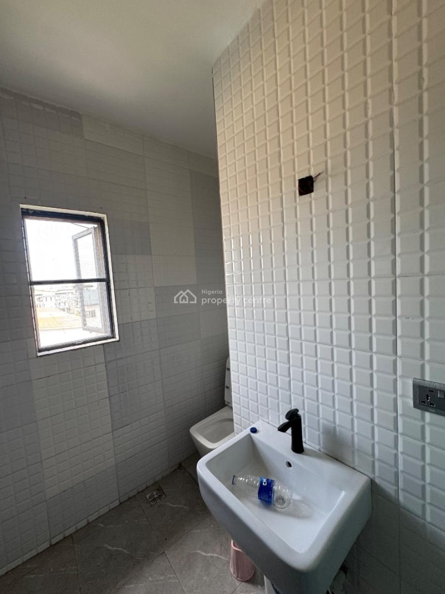 𝐌𝐀𝐈𝐍𝐓𝐀𝐈𝐍𝐄𝐃 2 𝐁𝐄𝐃𝐑𝐎𝐎𝐌 𝐀𝐏𝐀𝐑𝐓𝐌𝐄𝐍𝐓, Ikate, Lekki, Lagos, Flat / Apartment for Rent