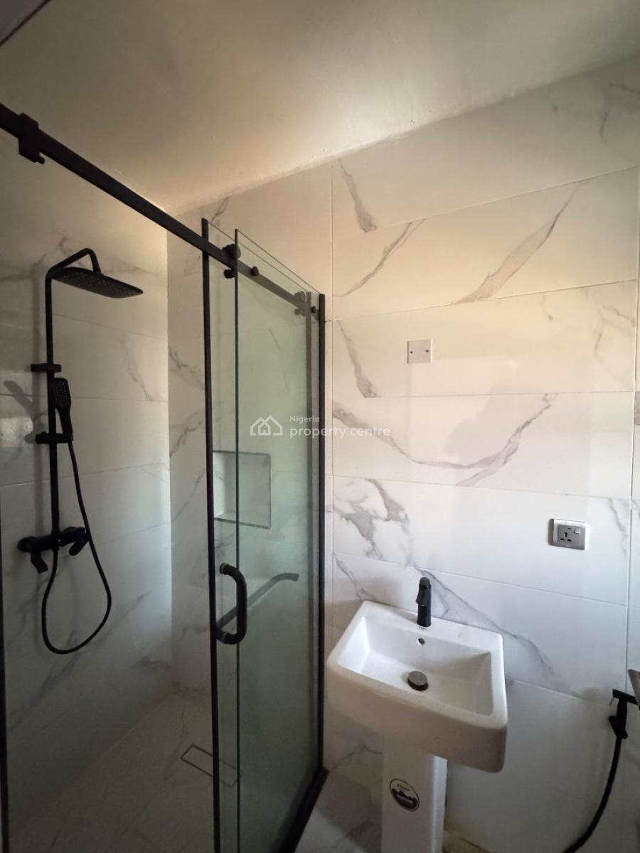 𝐖𝐄𝐋𝐋 𝐌𝐀𝐈𝐍𝐓𝐀𝐈𝐍𝐄𝐃 2 𝐁𝐄𝐃𝐑𝐎𝐎𝐌 𝐀𝐏𝐀𝐑𝐓𝐌𝐄𝐍𝐓, Ikate, Lekki, Lagos, Flat / Apartment for Rent