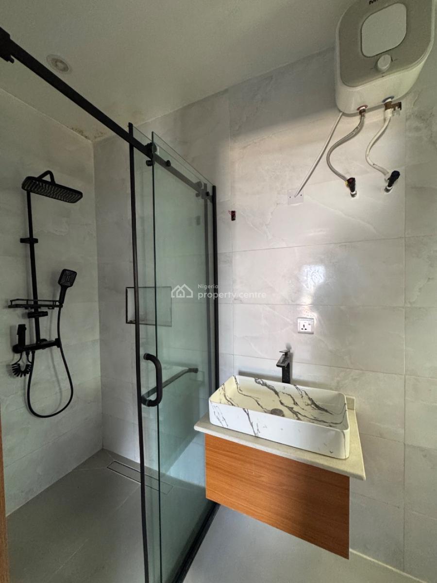 𝐖𝐄𝐋𝐋 𝐌𝐀𝐈𝐍𝐓𝐀𝐈𝐍𝐄𝐃 2 𝐁𝐄𝐃𝐑𝐎𝐎𝐌 𝐀𝐏𝐀𝐑𝐓𝐌𝐄𝐍𝐓, Ikate, Lekki, Lagos, Flat / Apartment for Rent