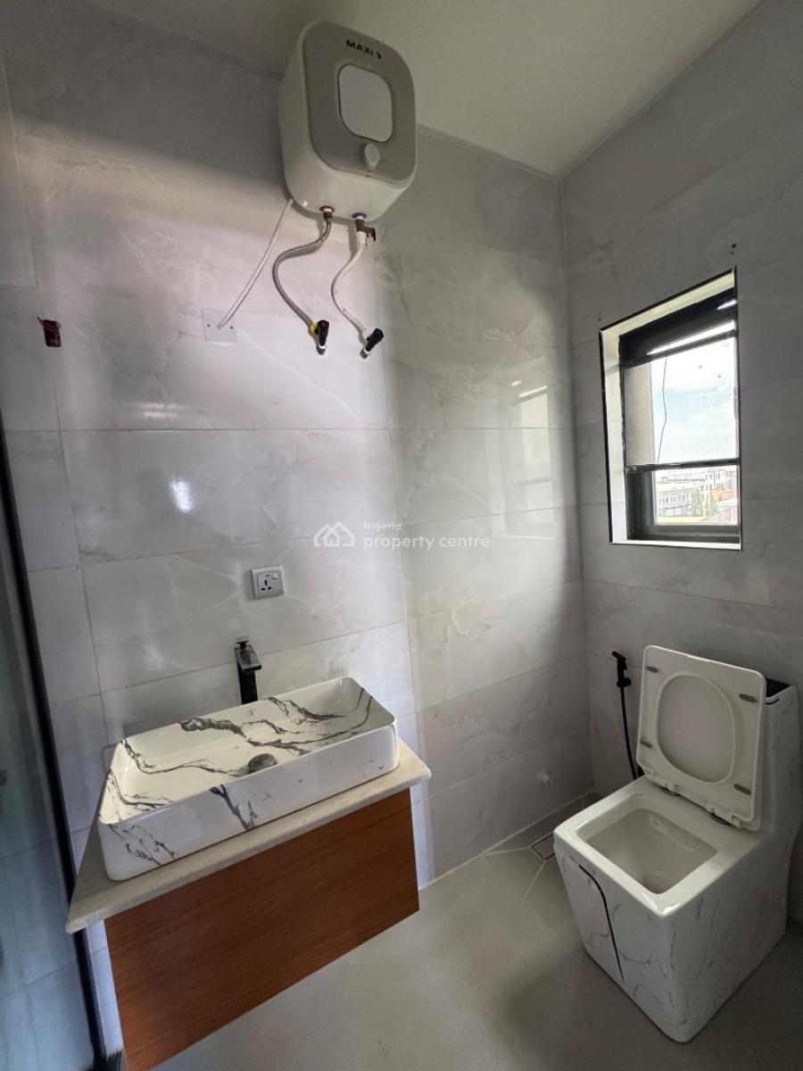 𝐖𝐄𝐋𝐋 𝐌𝐀𝐈𝐍𝐓𝐀𝐈𝐍𝐄𝐃 2 𝐁𝐄𝐃𝐑𝐎𝐎𝐌 𝐀𝐏𝐀𝐑𝐓𝐌𝐄𝐍𝐓, Ikate, Lekki, Lagos, Flat / Apartment for Rent