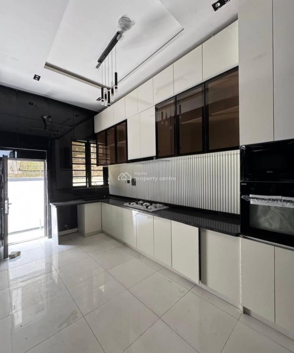 4 𝐁𝐄𝐃𝐑𝐎𝐎𝐌 𝐓𝐄𝐑𝐑𝐀𝐂𝐄 𝐃𝐔𝐏𝐋𝐄𝐗 𝐖𝐈𝐓𝐇 𝐀 𝐁𝐐, Ikate, Lekki, Ikate, Lekki, Lagos, Terraced Duplex for Rent