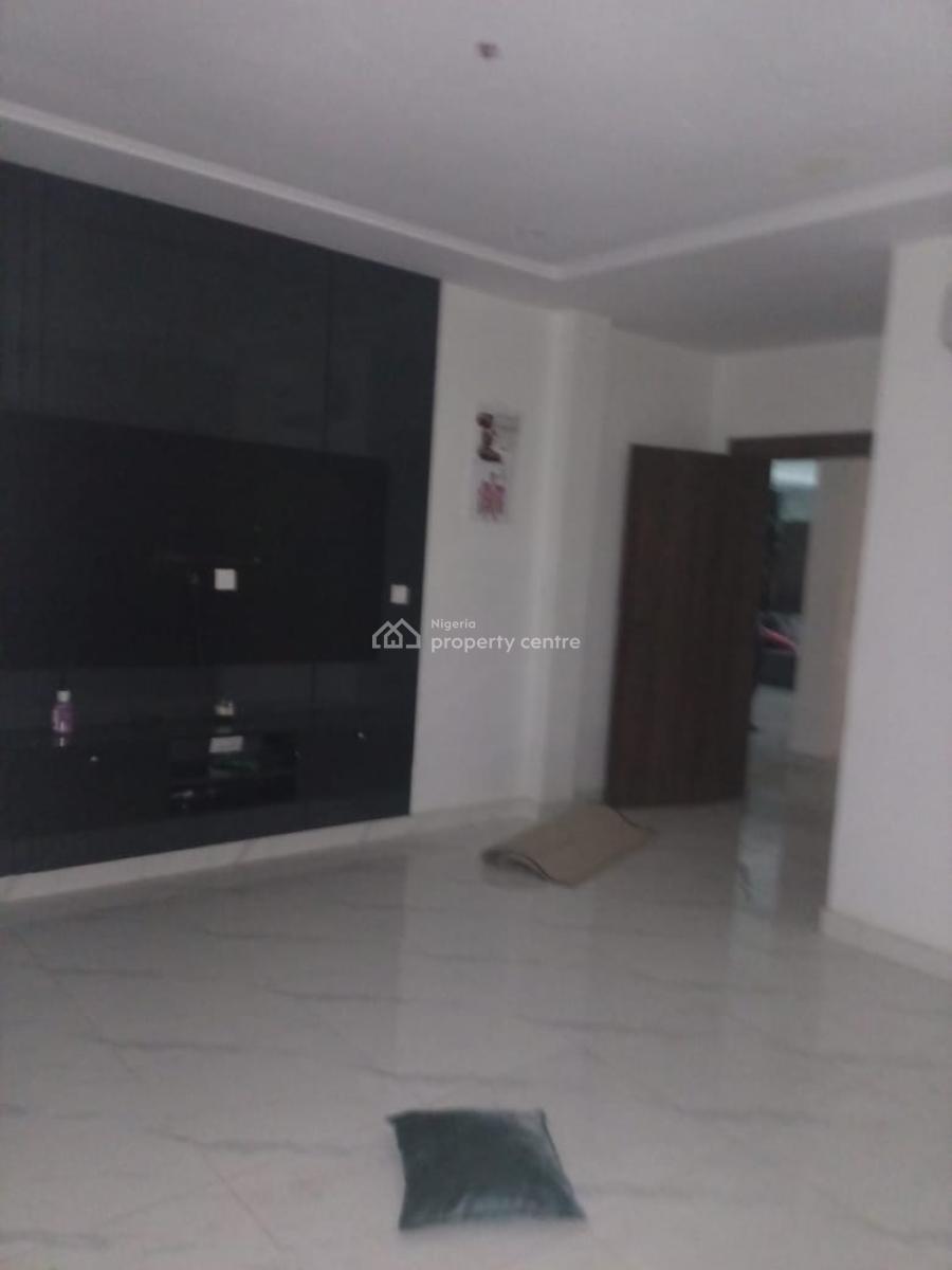 Well Maintained and Secure 3 Bedroom Apartment, Off Freedom Way, Lekki, Lagos, Flat / Apartment for Rent