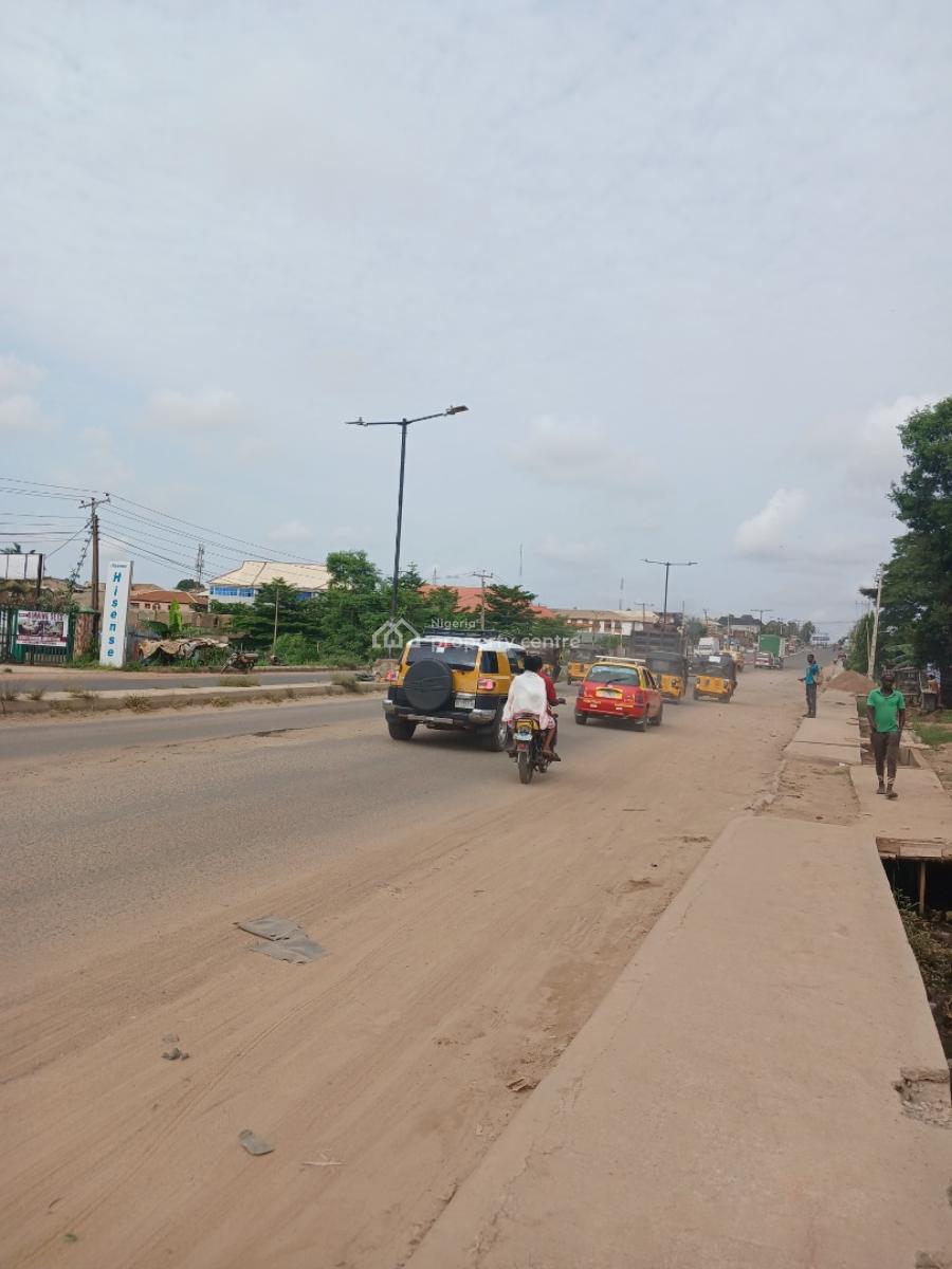 Land Measuring About 3000sm, Monatan- Iyana Church Road, Ibadan, Oyo, Commercial Land for Rent