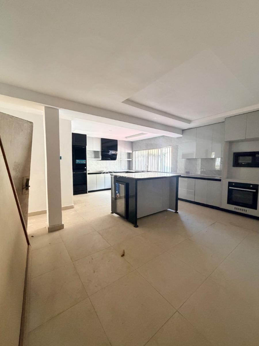 Most Spaciously Built Distress 5 Bedroom Fully Detached with Mini Flat, Maryland, Lagos, Detached Duplex for Sale