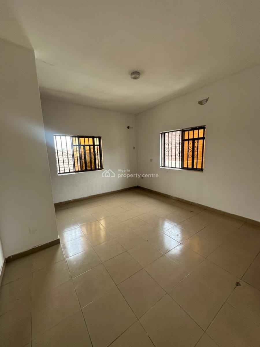 Spacious Room and Parlor Secured Estate with Metre, Osapa, Lekki, Lagos, Mini Flat (room and Parlour) for Rent
