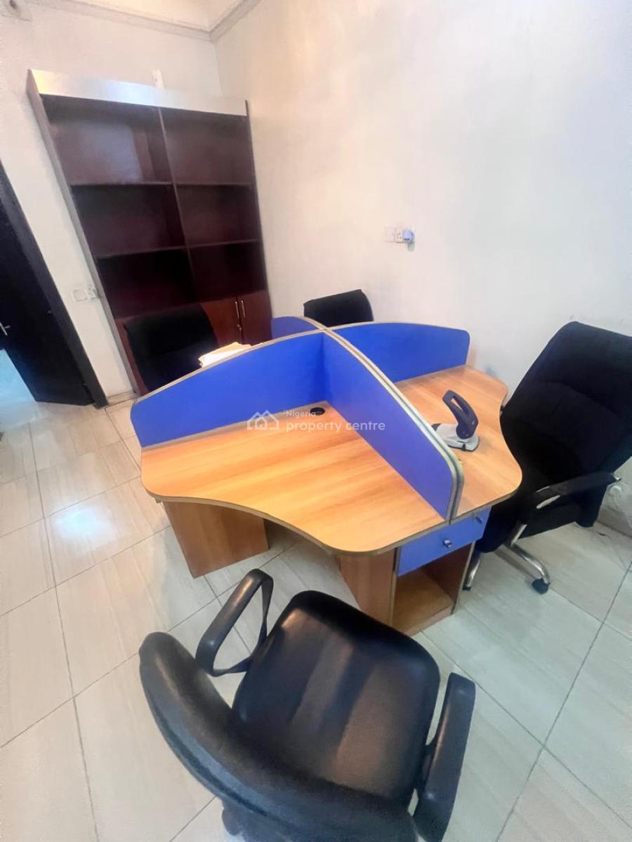 Well Maintained 3 Bedroom Apartment, Off Admiralty Way, Lekki Phase 1, Lekki, Lagos, Office Space for Rent