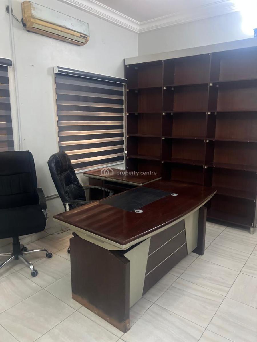 Well Maintained 3 Bedroom Apartment, Off Admiralty Way, Lekki Phase 1, Lekki, Lagos, Office Space for Rent