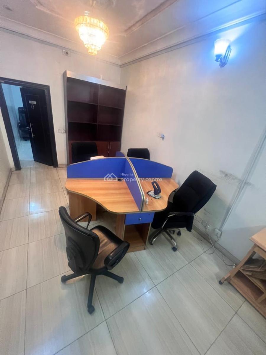 Well Maintained 3 Bedroom Apartment, Off Admiralty Way, Lekki Phase 1, Lekki, Lagos, Office Space for Rent