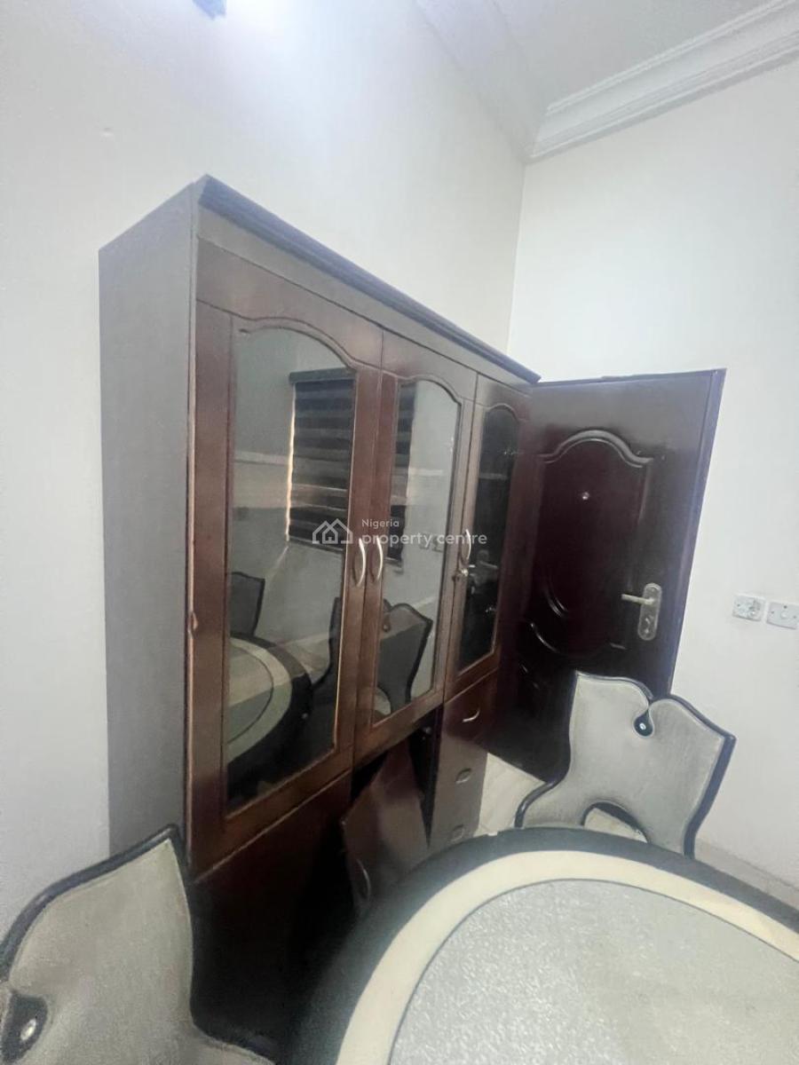 Well Maintained 3 Bedroom Apartment, Off Admiralty Way, Lekki Phase 1, Lekki, Lagos, Office Space for Rent