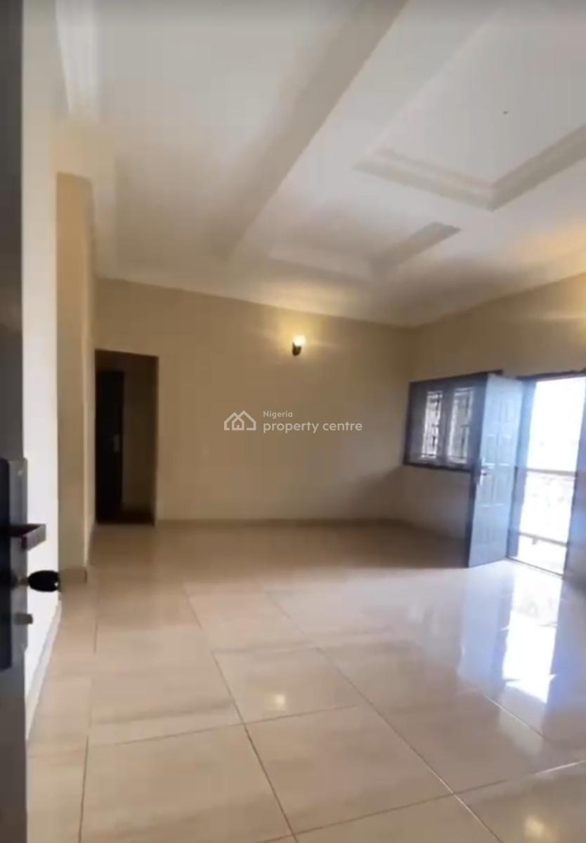 Self-serviced 3 Bedroom En-suite Flat with an Enclosed Fitted Kitchen, Lekki Phase 1, Lekki, Lagos, Flat / Apartment for Rent