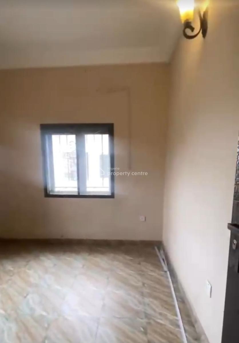 Self-serviced 3 Bedroom En-suite Flat with an Enclosed Fitted Kitchen, Lekki Phase 1, Lekki, Lagos, Flat / Apartment for Rent