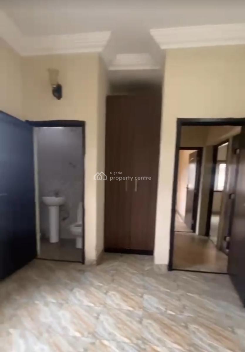 Self-serviced 3 Bedroom En-suite Flat with an Enclosed Fitted Kitchen, Lekki Phase 1, Lekki, Lagos, Flat / Apartment for Rent