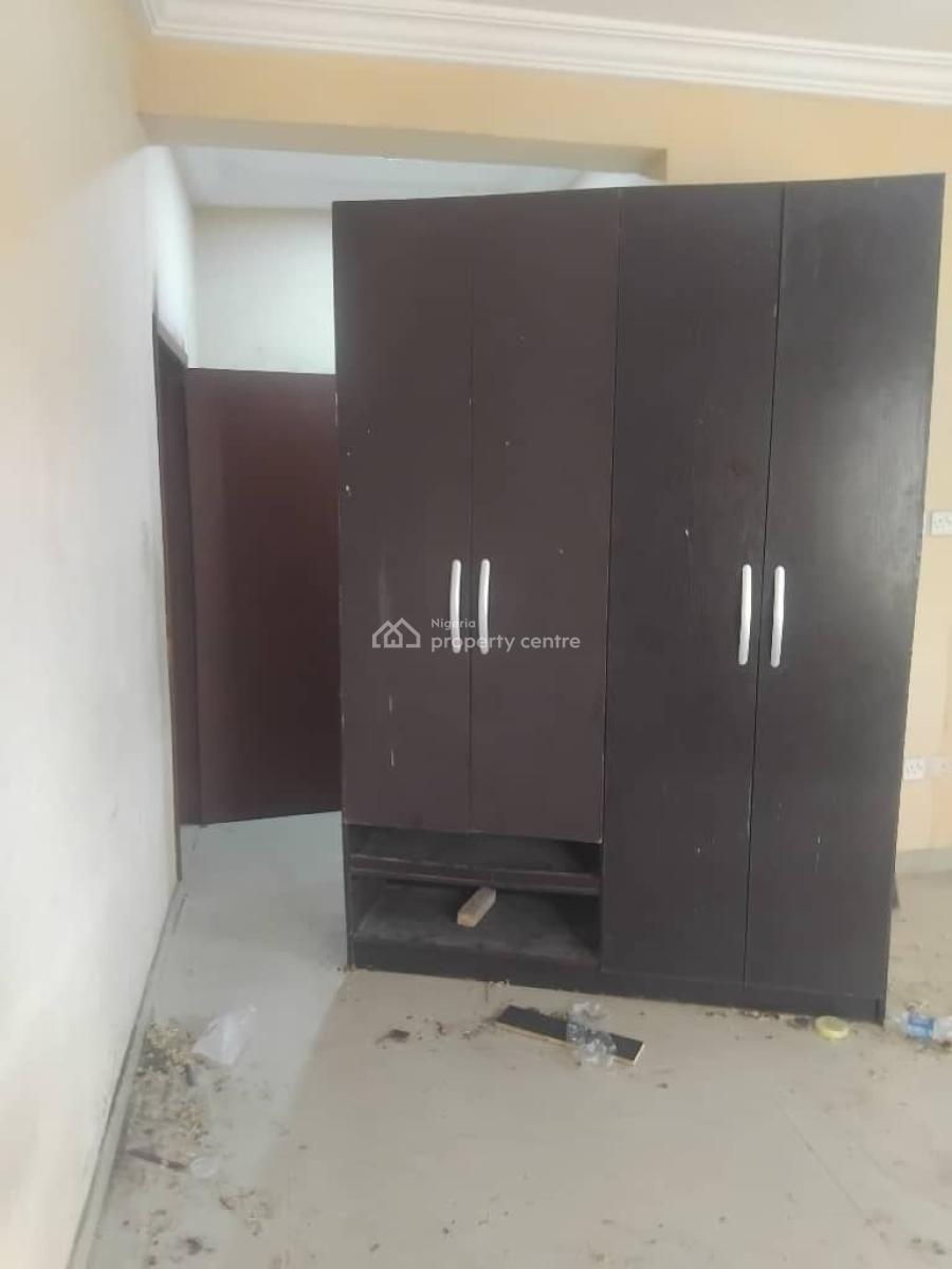 2 Bedroom Flat, Beside Nicon Town Estate Salem Ikate, Lekki, Lagos, Flat / Apartment for Rent