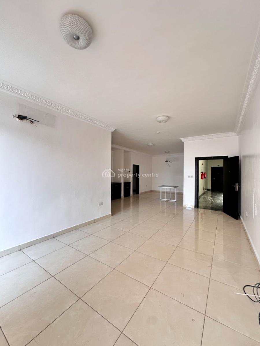 Spacious and Serviced 3bedroom Apartment, Chevron Drive Estate, Lekki, Lagos, Terraced Bungalow for Rent