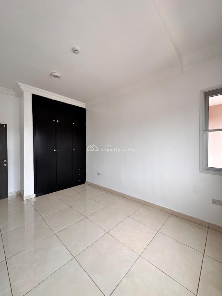 Spacious and Serviced 3bedroom Apartment, Chevron Drive Estate, Lekki, Lagos, Terraced Bungalow for Rent