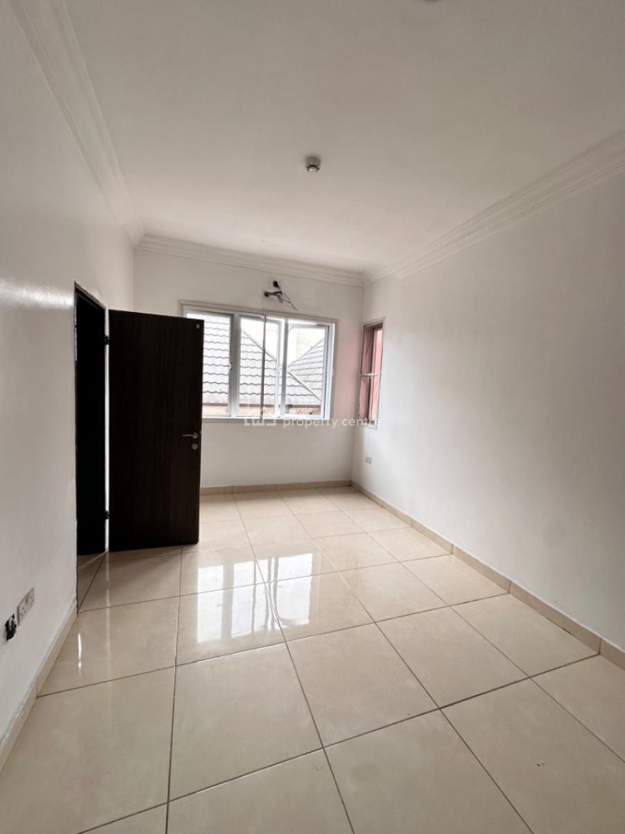 Spacious and Serviced 3bedroom Apartment, Chevron Drive Estate, Lekki, Lagos, Terraced Bungalow for Rent