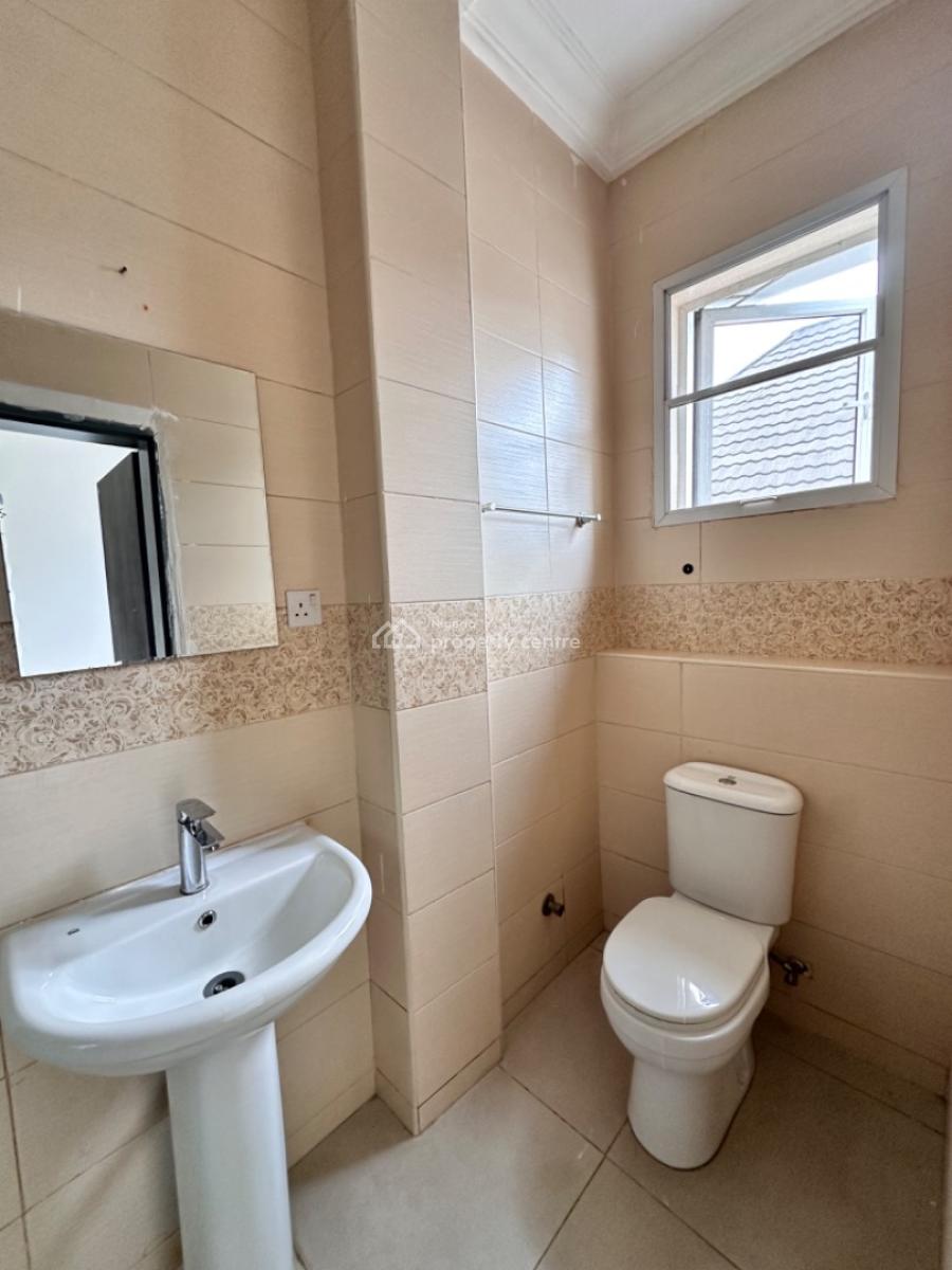 Spacious and Serviced 3bedroom Apartment, Chevron Drive Estate, Lekki, Lagos, Terraced Bungalow for Rent