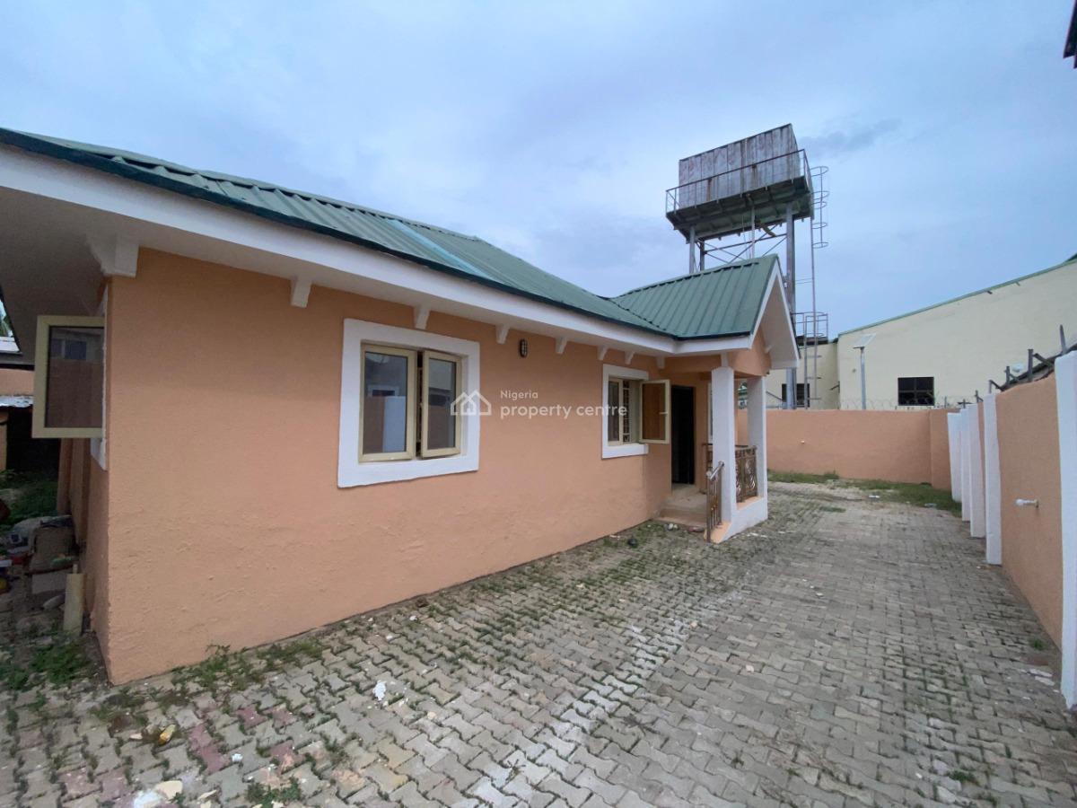2 Bedrooms Bungalow (alone in The Compound), Life Camp, Abuja, Flat / Apartment for Rent