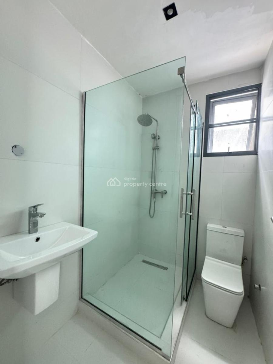 a Serviced  and Fully Furnished 2 Bedroom  Apartment, Lekki Phase 1, Lekki, Lagos, Flat / Apartment for Rent