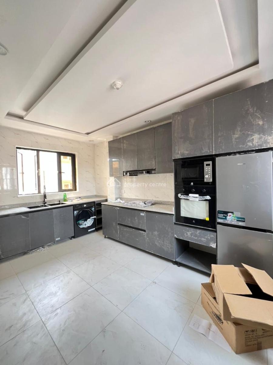 Exquisite 2 Bedrooms Apartment, Lekki Phase 1, Lekki, Lagos, Flat / Apartment for Sale