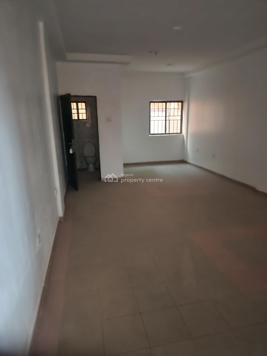 32sqm Office/shop Space , Ground Floor& All Floor,1toilet, Off Ademola, Wuse 2, Abuja, Office Space for Rent