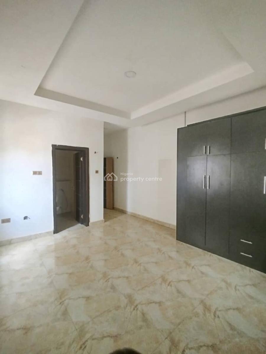 Standard 3 Bedroom Flat on The Second Floor, Jahi Main, Jahi, Abuja, House for Rent