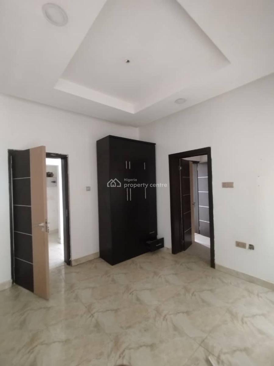 Standard 3 Bedroom Flat on The Second Floor, Jahi Main, Jahi, Abuja, House for Rent