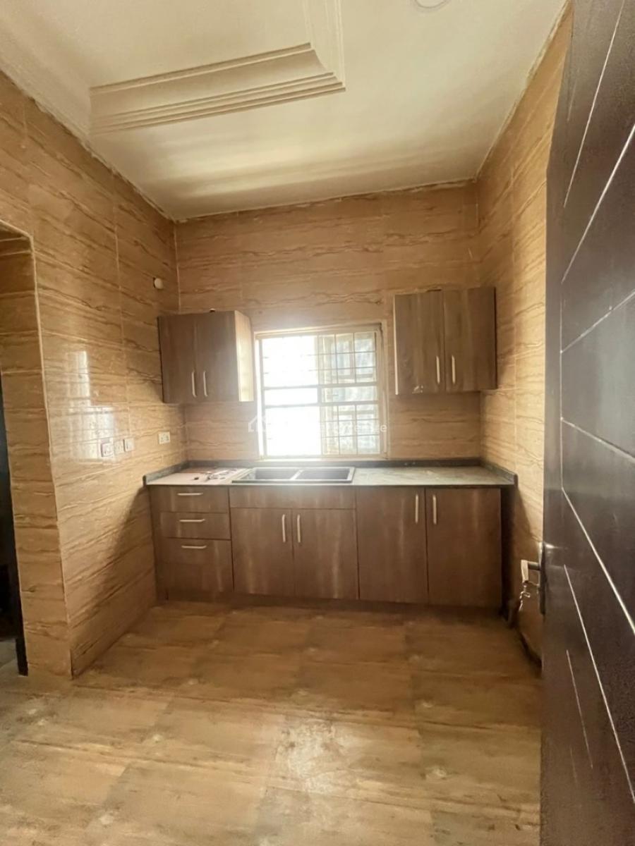 Spacious 2 Bedroom Flat with 3 Rest Rooms, Jahi, Abuja, House for Rent