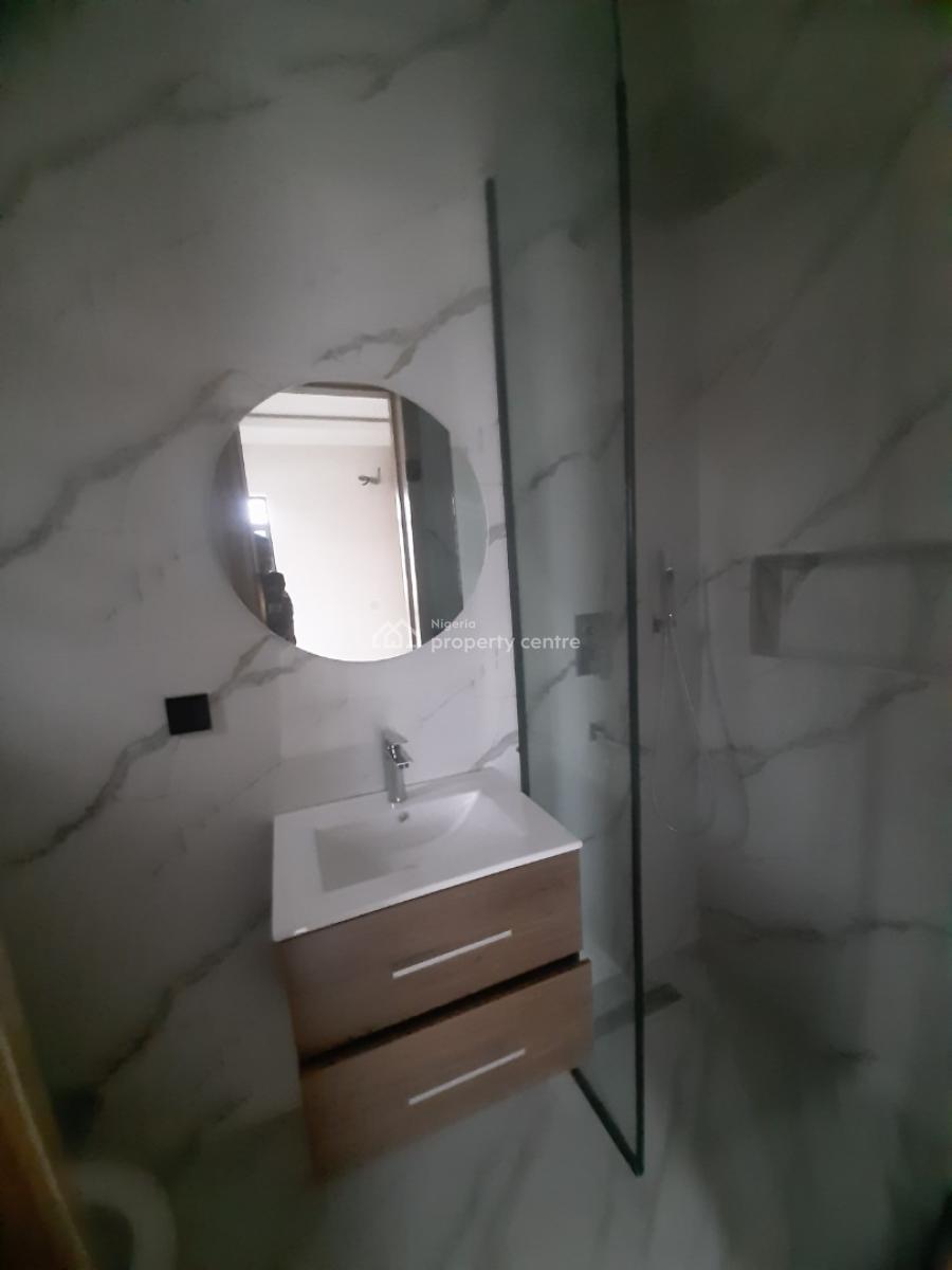 Tastefully Finished and Serviced 4 Bedroom En-suite Newly Built Terrac, Lekki Phase 1, Lekki, Lagos, Terraced Duplex for Rent