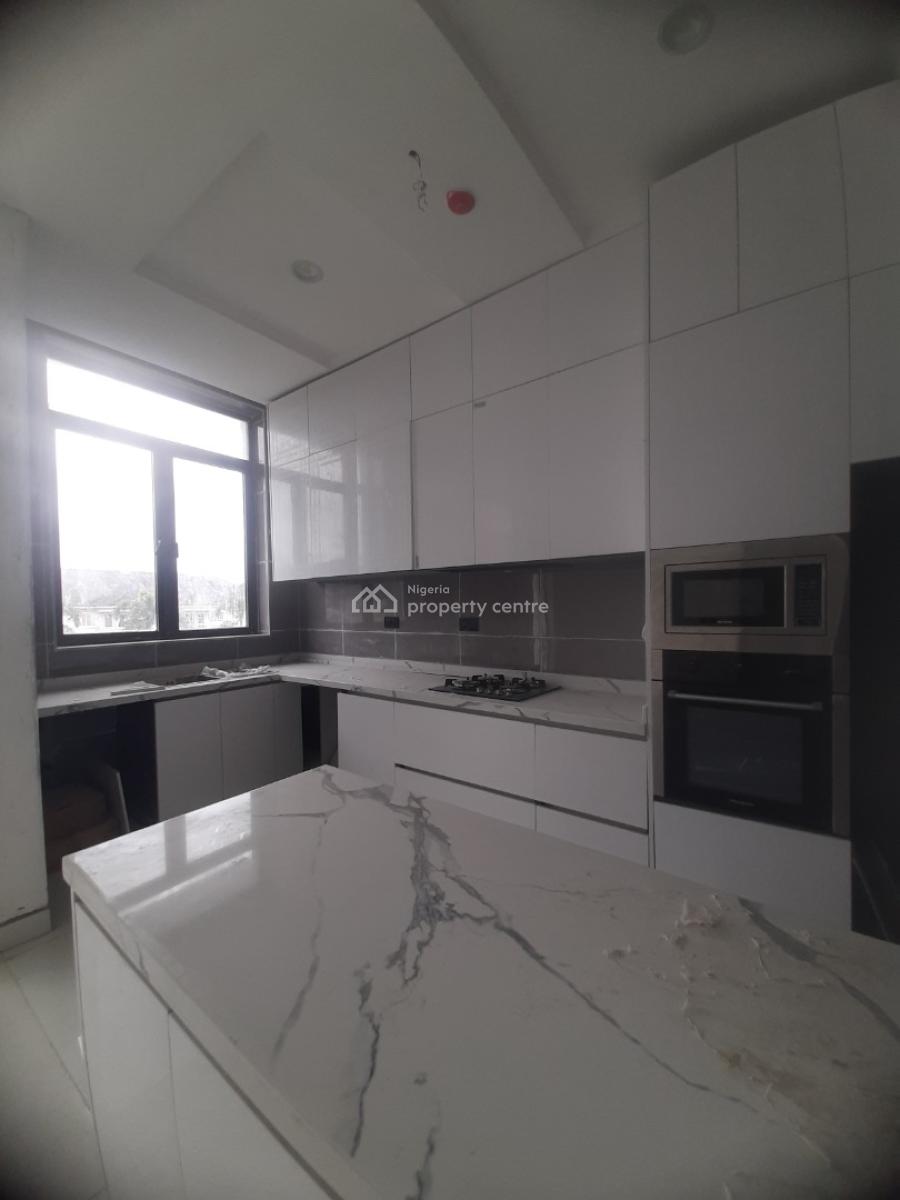 24/7 Power Supply 2 Bedroom En-suite Flat with an Open Fitted Kitchen,, Lekki Phase 1, Lekki, Lagos, Flat / Apartment for Rent